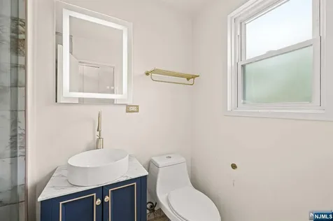39 E 39th Street Paterson NJ 07514