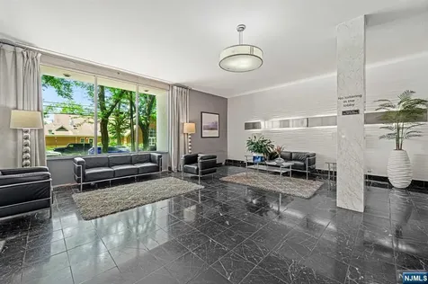 39 E 39th Street Paterson NJ 07514