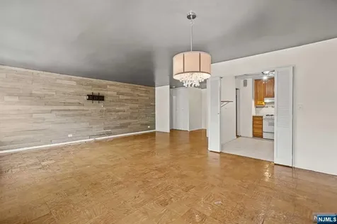 39 E 39th Street Paterson NJ 07514