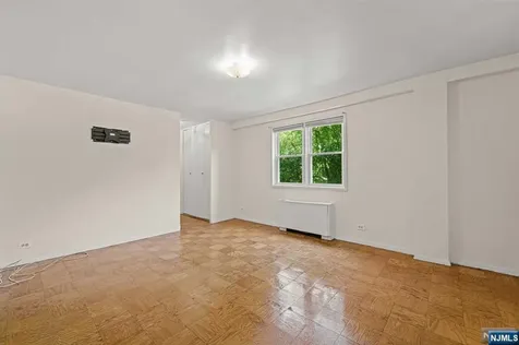 39 E 39th Street Paterson NJ 07514