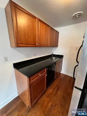 161 18th Street Union City NJ 07087