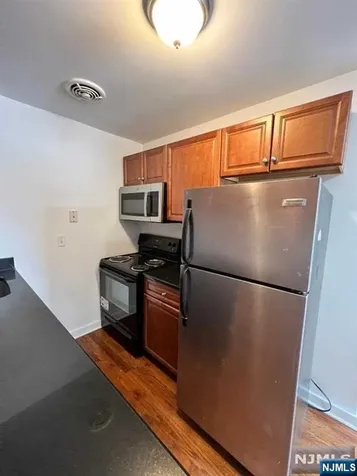 161 18th Street Union City NJ 07087