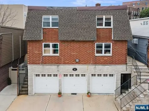 161 18th Street Union City NJ 07087
