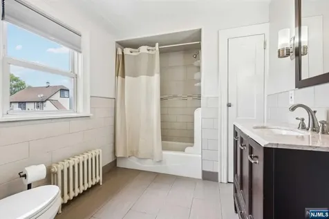 29 13th Avenue Elmwood Park NJ 07407