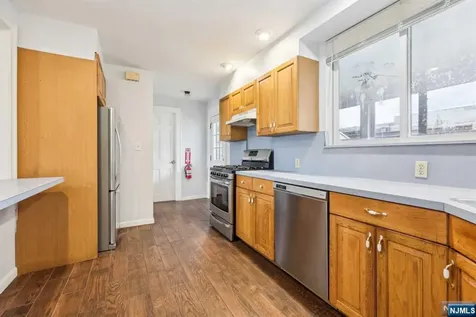 29 13th Avenue Elmwood Park NJ 07407