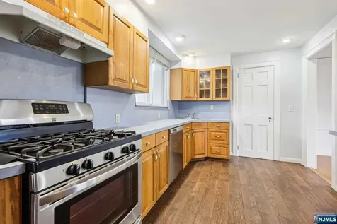 29 13th Avenue Elmwood Park NJ 07407