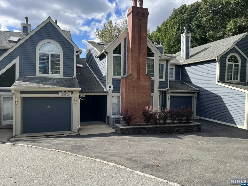 155 Surrey Court Ramsey NJ 07446