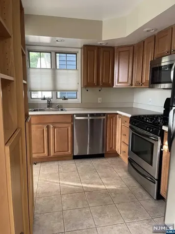 155 Surrey Court Ramsey NJ 07446