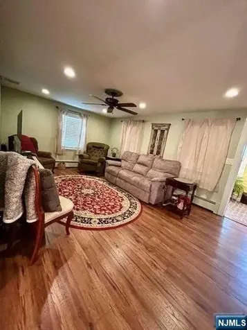 17 Locust Street Wanaque NJ 07420