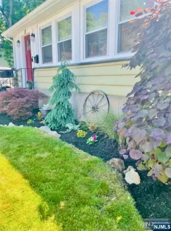 17 Locust Street Wanaque NJ 07420