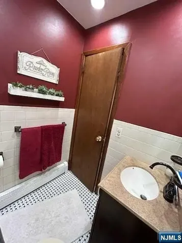 17 Locust Street Wanaque NJ 07420
