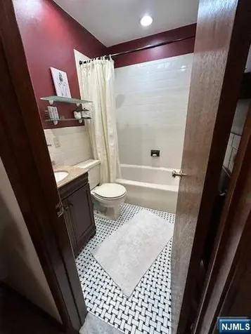 17 Locust Street Wanaque NJ 07420