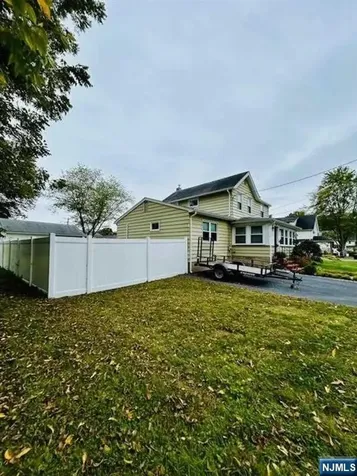 17 Locust Street Wanaque NJ 07420