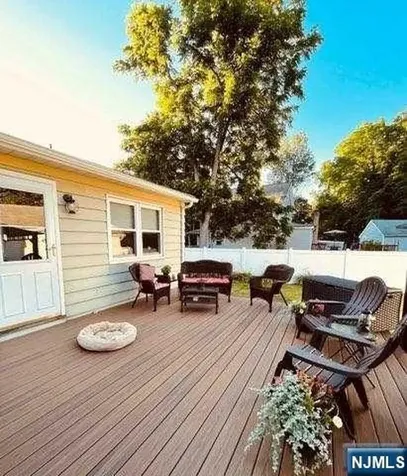 17 Locust Street Wanaque NJ 07420