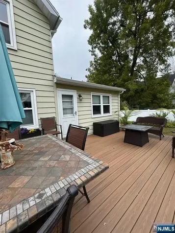 17 Locust Street Wanaque NJ 07420