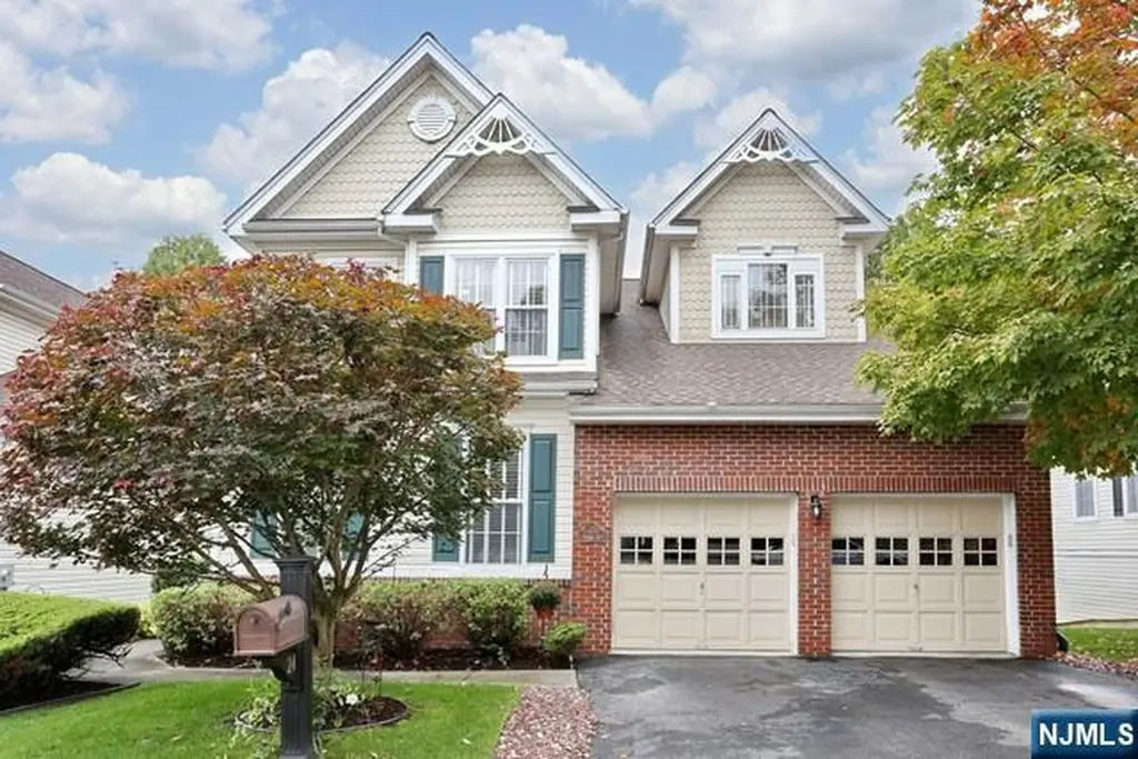 24 Boulder Run Oakland NJ 07436