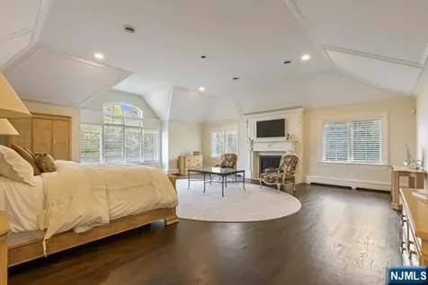 51 Chestnut Ridge Road Saddle River NJ 07458