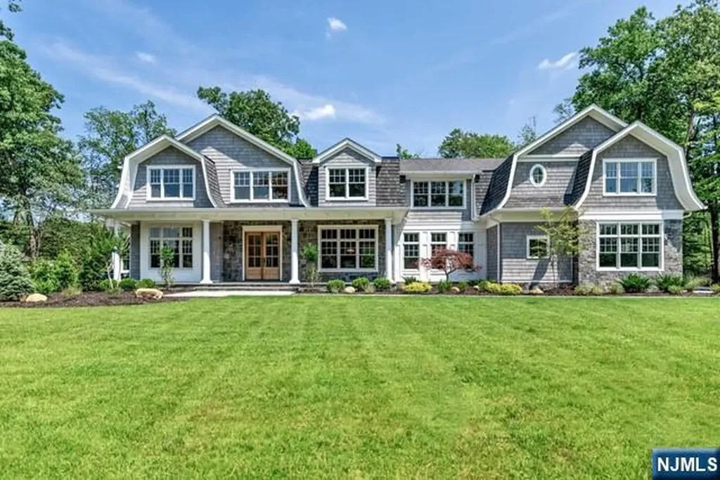 725 Surrey Lane Franklin Lakes NJ 07417