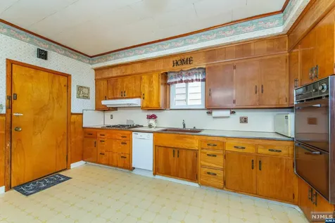 19 Barbara Street Newark NJ 07105