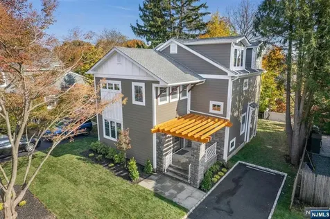 17 Parkhurst Place Verona NJ 07044