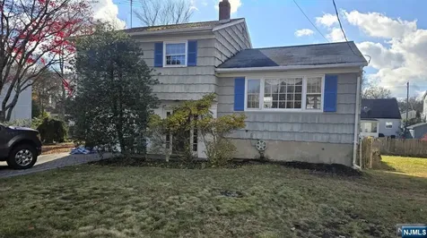27 Lindbergh Parkway Waldwick NJ 07463