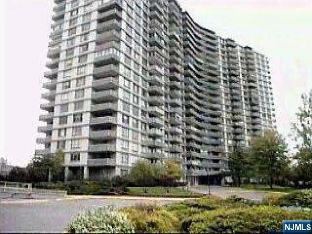 2100 Linwood Avenue Fort Lee NJ 07024