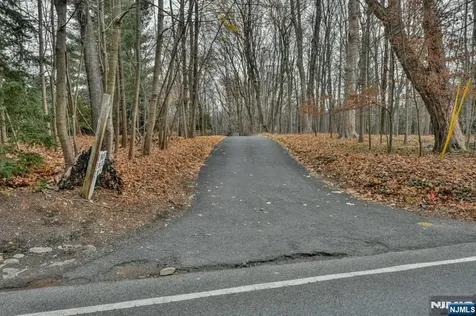 813 E Saddle River Road Ho-ho-kus NJ 07423