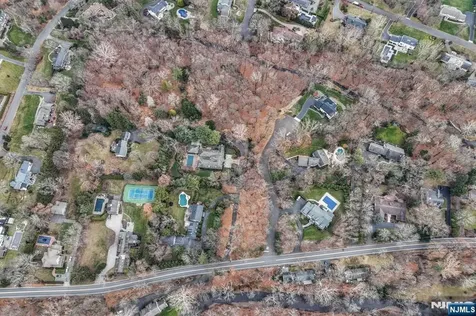 813 E Saddle River Road Ho-ho-kus NJ 07423