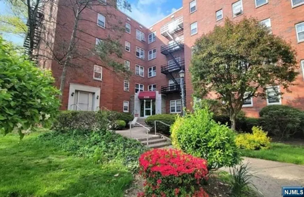 2350 Linwood Avenue Fort Lee NJ 07024