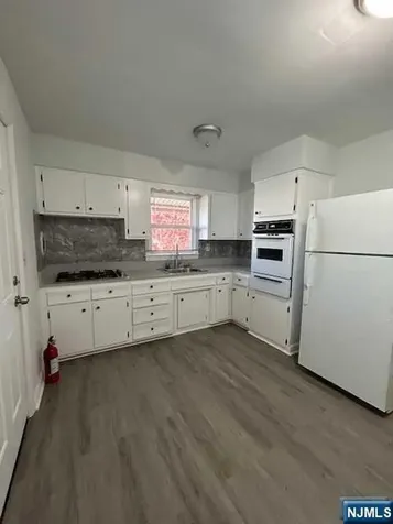 20 Pasadena Avenue Lodi NJ 07644
