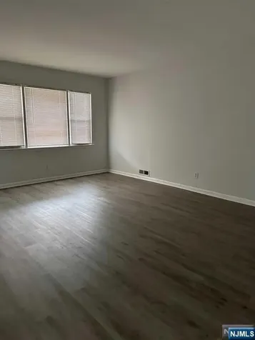20 Pasadena Avenue Lodi NJ 07644