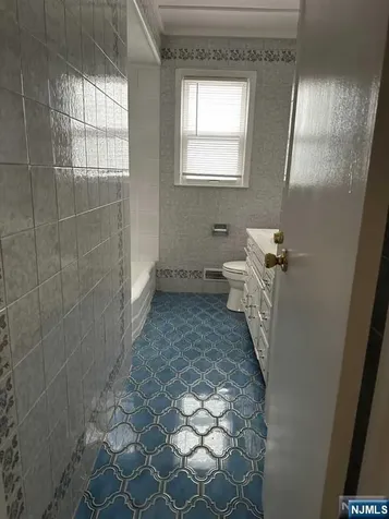 20 Pasadena Avenue Lodi NJ 07644