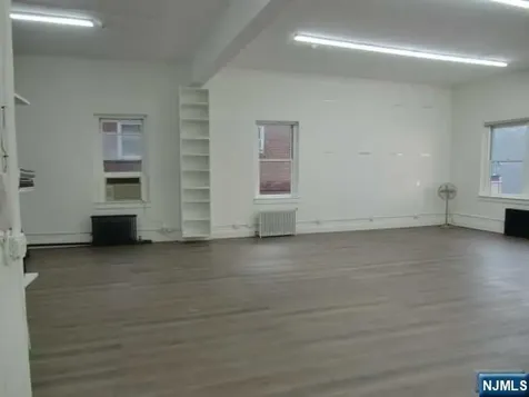 20 N Van Brunt Street Englewood NJ 07631