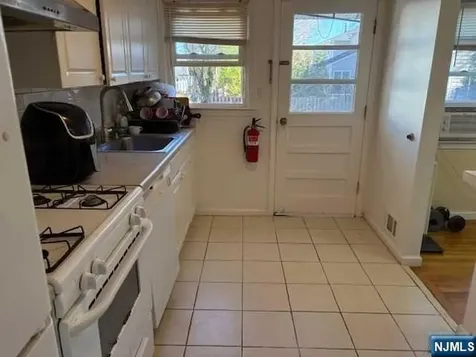 94 Cortland Place Tenafly NJ 07670