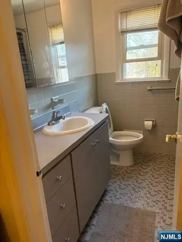 94 Cortland Place Tenafly NJ 07670