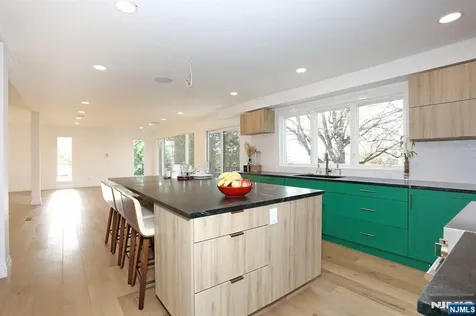 65 Engle Street Cresskill NJ 07626