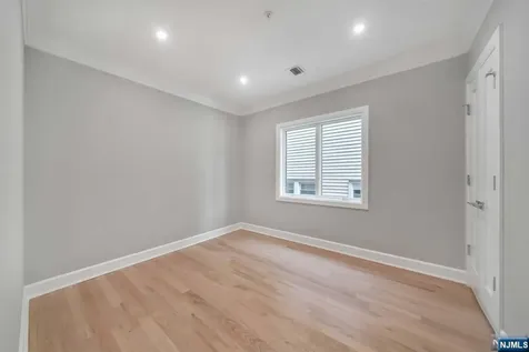475 Oakdene Avenue Cliffside Park NJ 07010