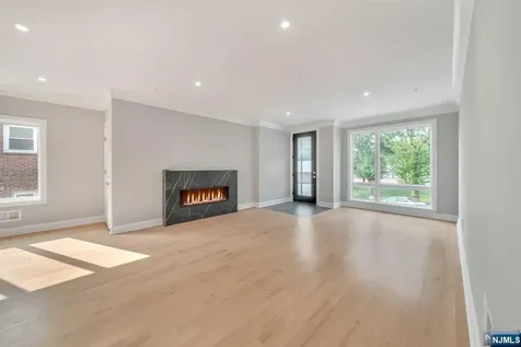 475 Oakdene Avenue Cliffside Park NJ 07010