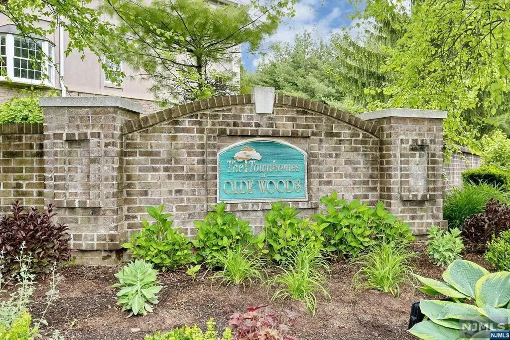 136 Demarest Lane Montvale NJ 07645