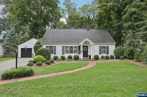 516 Sherwood Road Ho-ho-kus NJ 07423