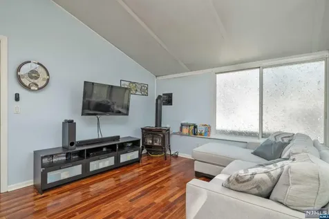 120 Hershfield Street Pompton Lakes NJ 07442