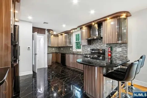 118 Sunset Lane Tenafly NJ 07670