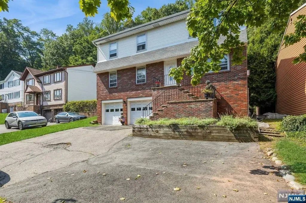 52 Mountain Park Road Clifton NJ 07013