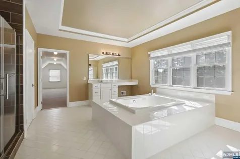 1 Ridgeline Drive Washington Township NJ 07853