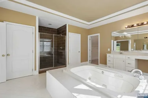 1 Ridgeline Drive Washington Township NJ 07853