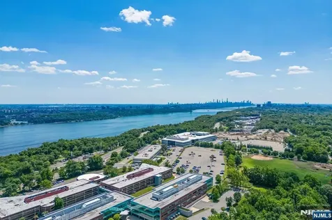 28 Geraldine Court Englewood Cliffs NJ 07632