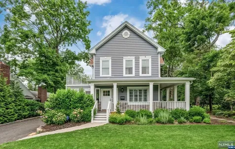 1023 Hillcrest Road Ridgewood NJ 07450