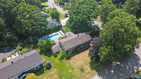 53 Hampshire Road Twp Of Washington NJ 07676