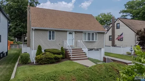 18 Carneer Avenue Rutherford NJ 07070