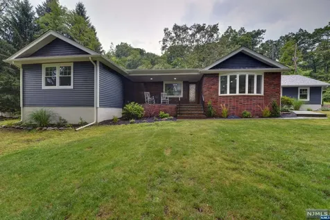255 Glenwild Avenue Bloomingdale NJ 07403